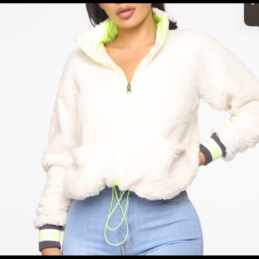 Fashion Nova Jacket Size Small(Never Been Worn)